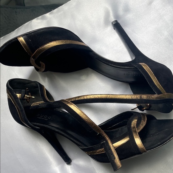 Gucci Women's Heels in Black and Gold - Picture 1 of 9